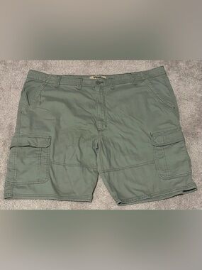 Wrangler Authentic Cargo Shorts Men's Size 48 Green Flat Front Outdoors (48x10)